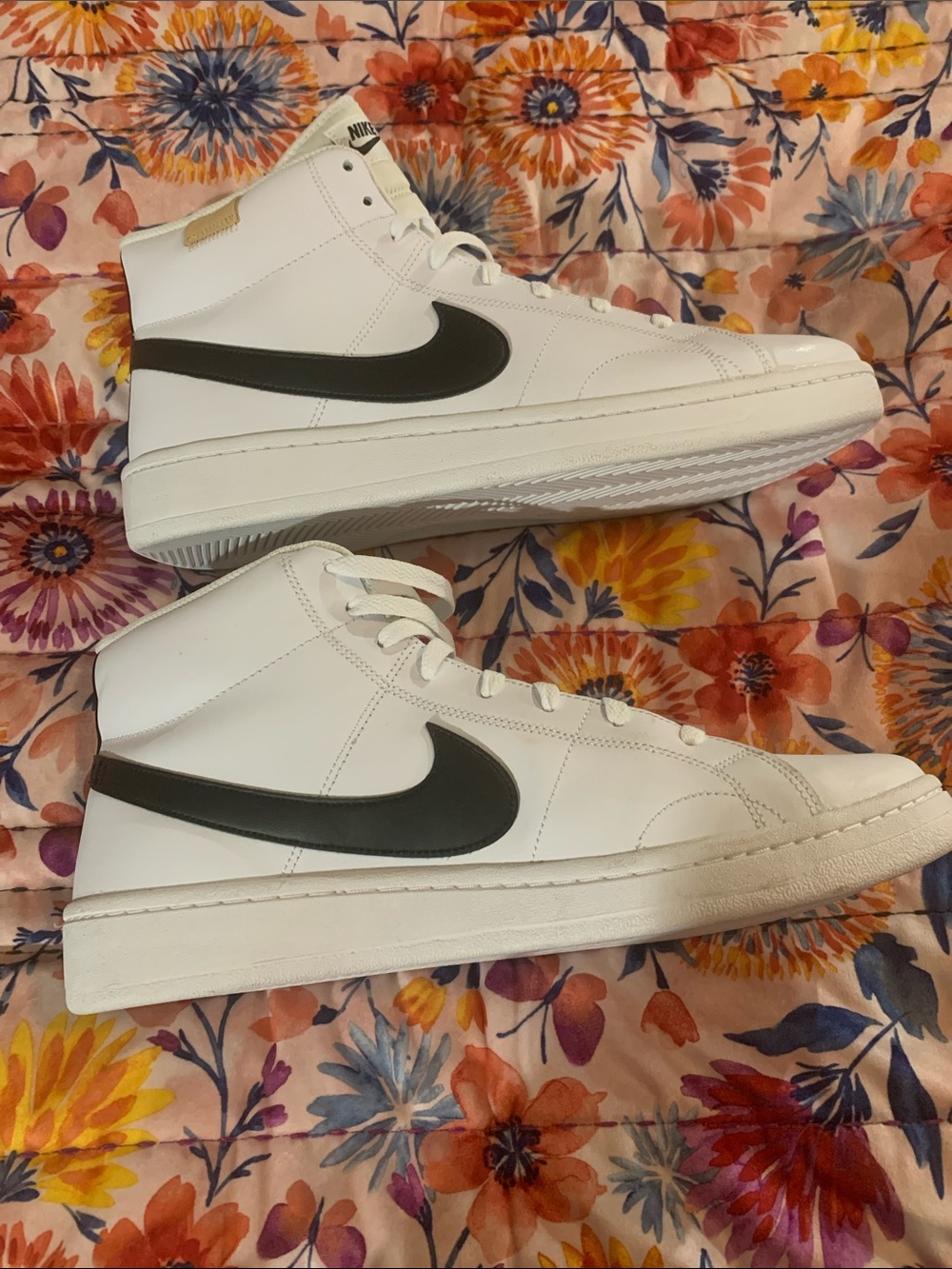 Nike - Picture 3 of 8